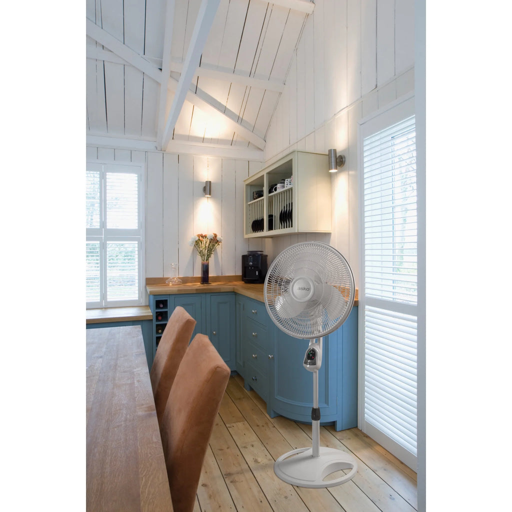 16 3-Speed Oscillating Pedestal Fan with Timer and Remote K999
