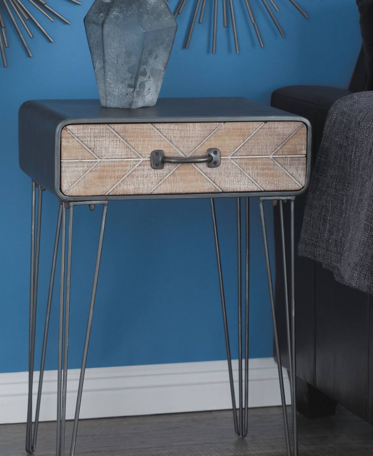 Black Iron and Wood Accent Table V508094
