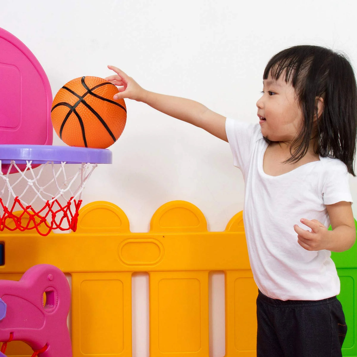 3 Packs 4.7 Inch Mini Inflatable Plastic Basketballs Toy V277513