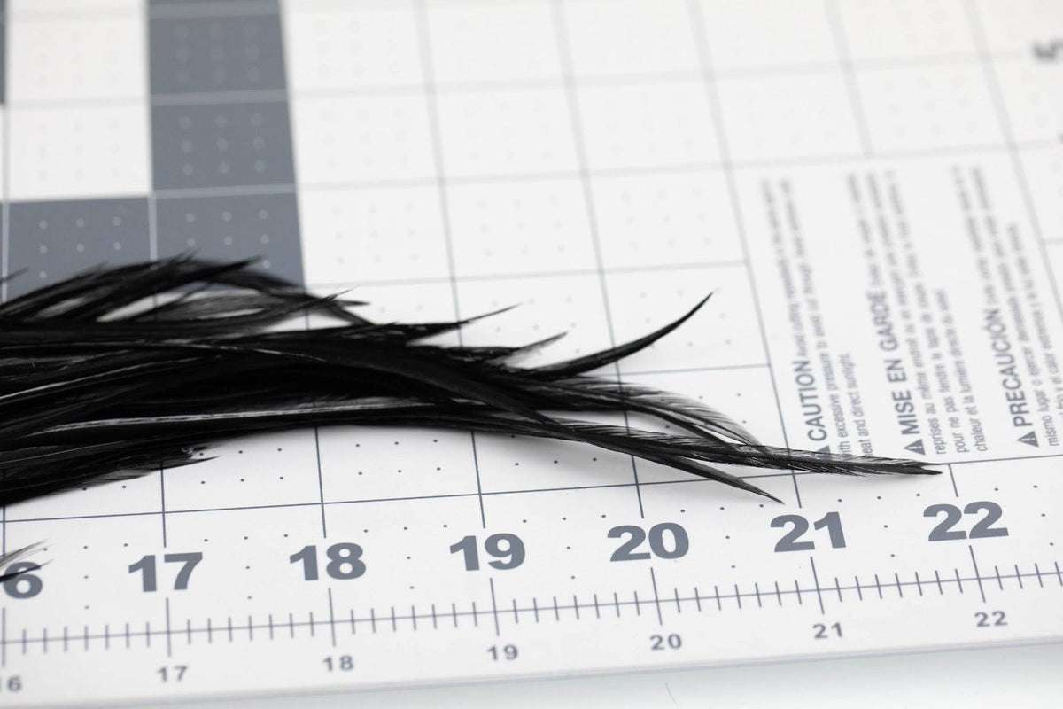 Hackle 1/2 Saddle - Dark Gray Dun L396