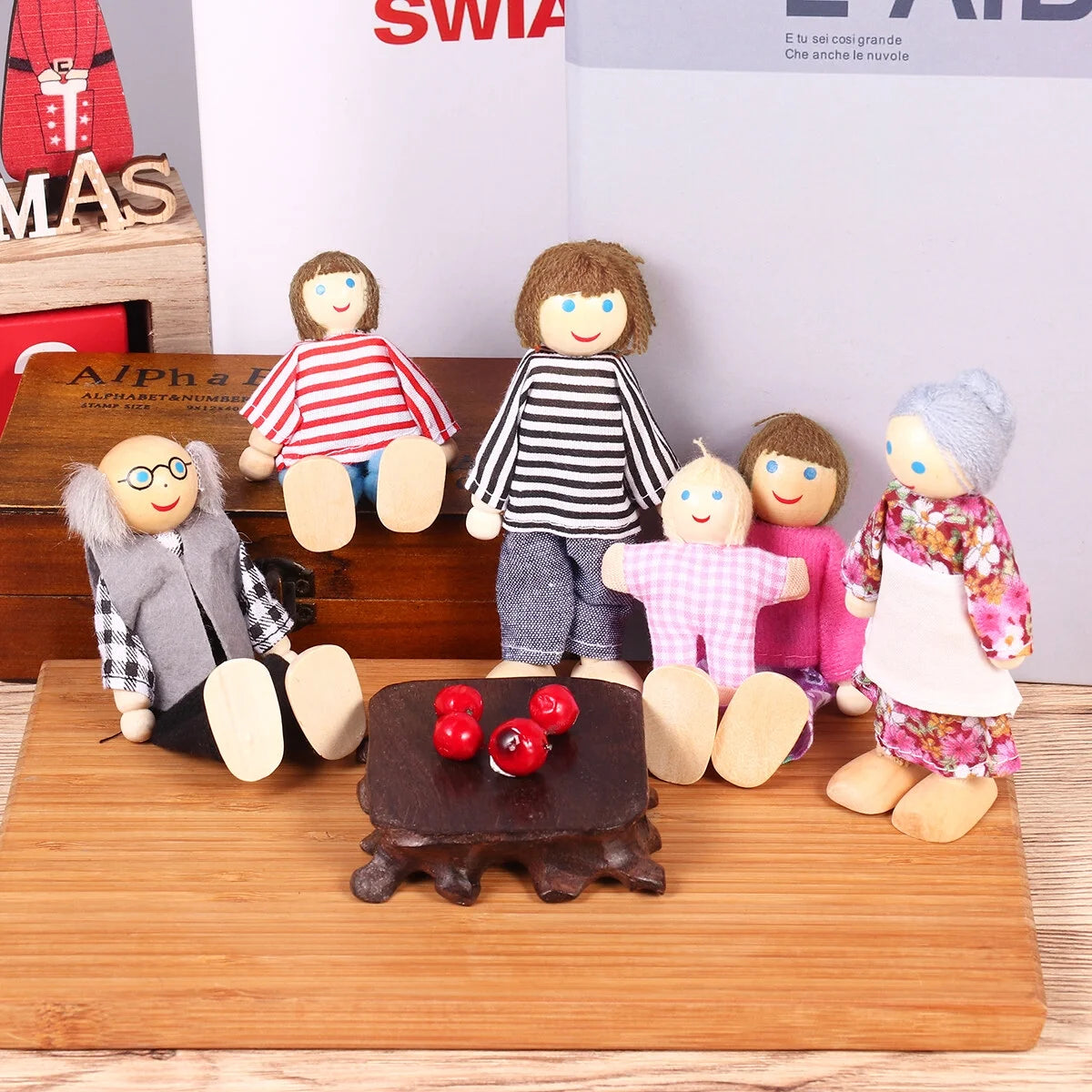 7 Pieces Wooden Dollhouse Family Mini People Figures X611129