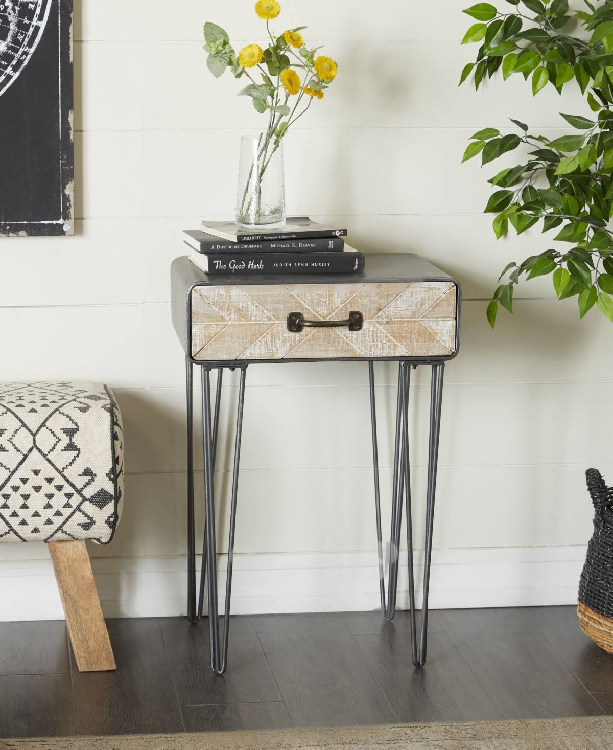Black Iron and Wood Accent Table V508094